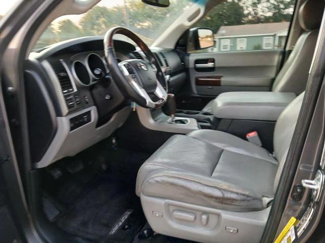 Photo of 2015 Magnetic Gray Metallic Toyota Sequoia