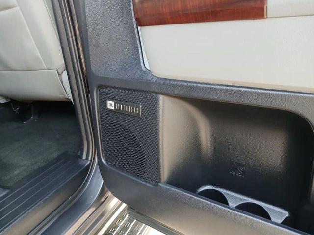 Photo of 2015 Magnetic Gray Metallic Toyota Sequoia