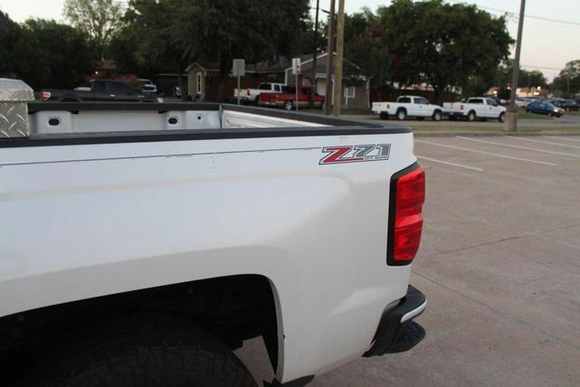 Photo of 2017 White Chevrolet Silverado 1500