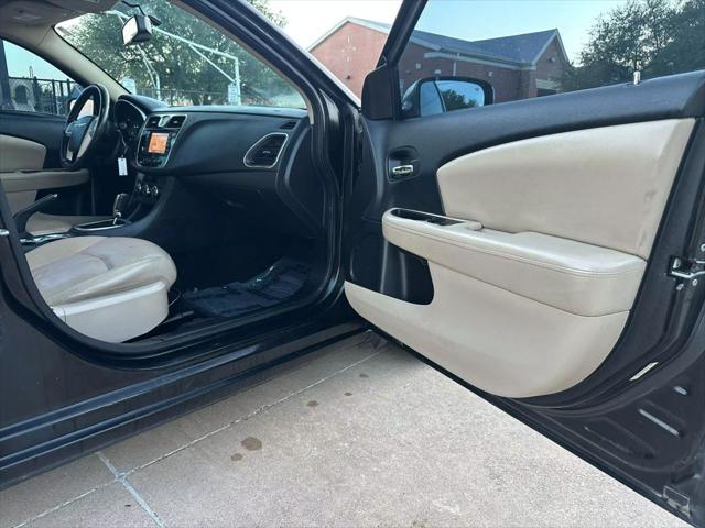 Photo of 2012  Chrysler 200