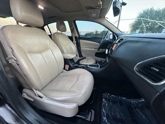 Photo of 2012  Chrysler 200