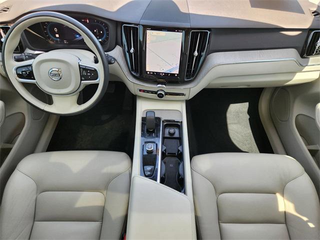 Photo of 2023 Crystal White Metallic Volvo XC60