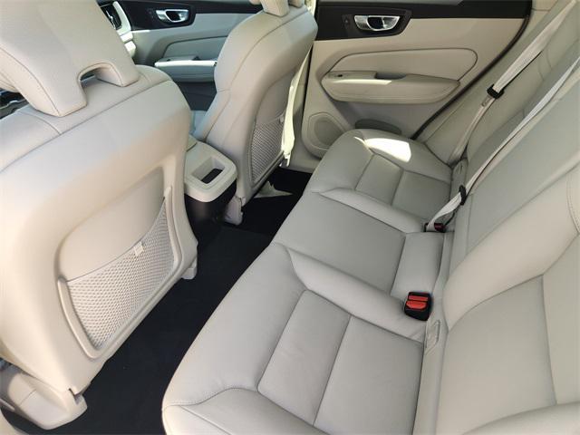 Photo of 2023 Crystal White Metallic Volvo XC60