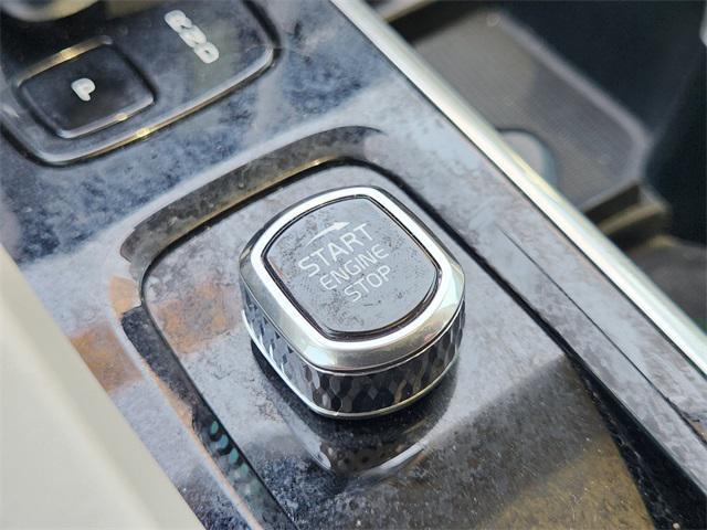 Photo of 2023 Crystal White Metallic Volvo XC60