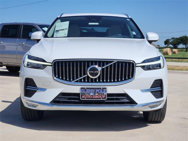 Photo of 2023 Crystal White Metallic Volvo XC60