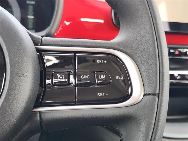 Photo of 2024 Red by (Red) FIAT 500e