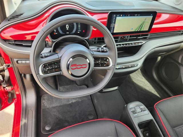 Photo of 2024 Red by (Red) FIAT 500e