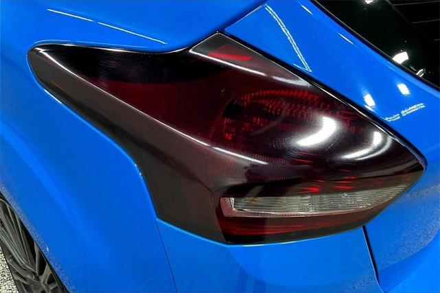 Photo of 2017 Blue Ford Focus RS