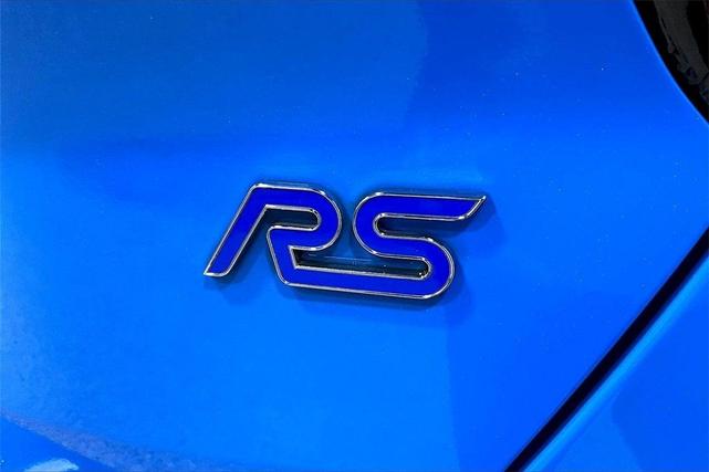 Photo of 2017 Blue Ford Focus RS