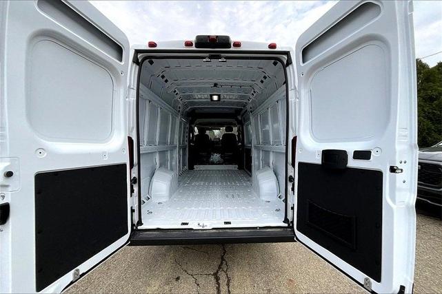Photo of 2025 Bright White Clearcoat RAM ProMaster 3500