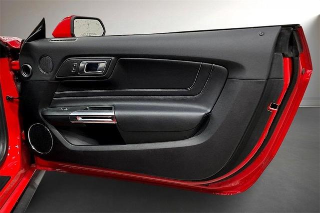 Photo of 2022 Race Red Ford Mustang