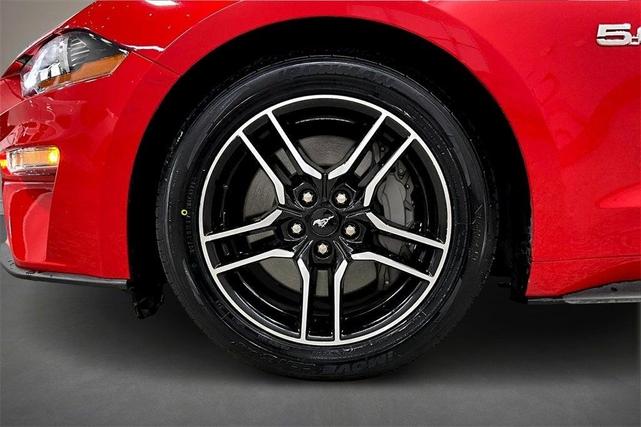 Photo of 2022 Race Red Ford Mustang