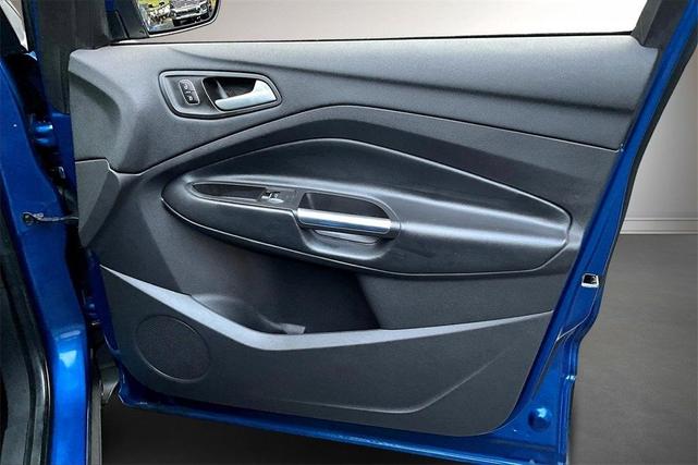 Photo of 2019 Lightning Blue Ford Escape