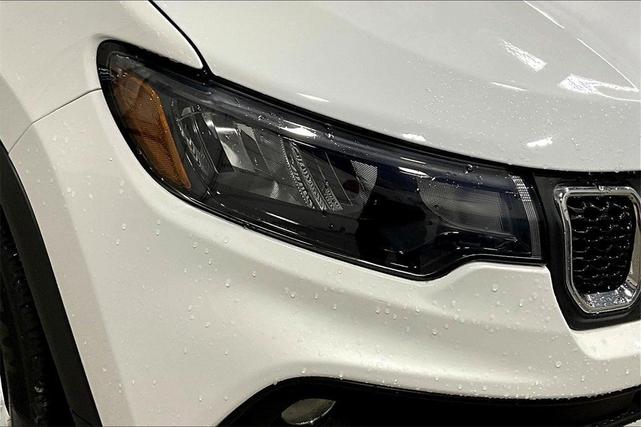 Photo of 2023 Bright White Clearcoat Jeep Compass