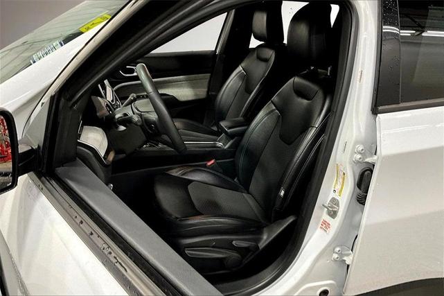 Photo of 2023 Bright White Clearcoat Jeep Compass