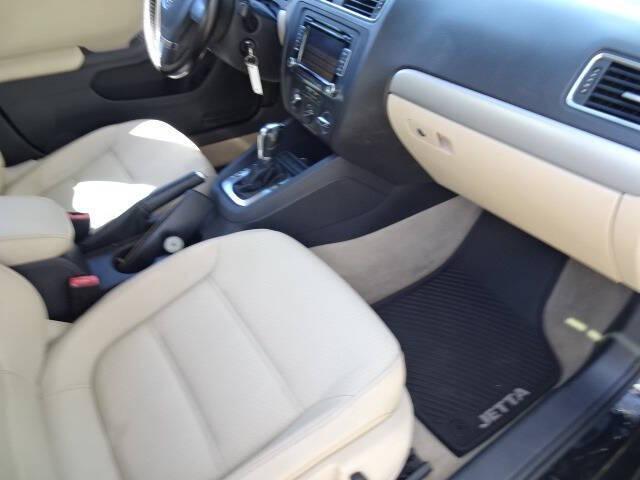 Photo of 2013 Black Volkswagen Jetta