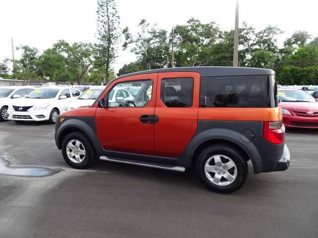 Photo of 2004 Orange Honda Element