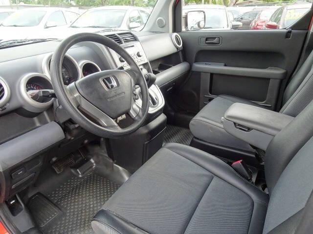 Photo of 2004 Orange Honda Element