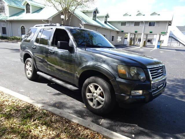 Photo of 2010 Gray Ford Explorer