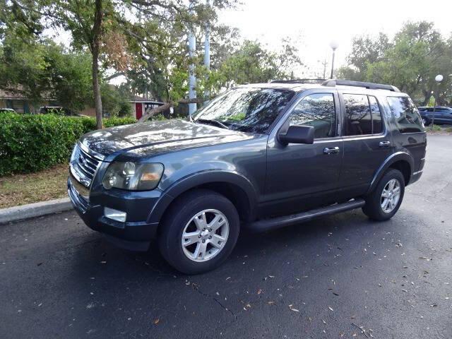 Photo of 2010 Gray Ford Explorer
