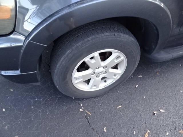 Photo of 2010 Gray Ford Explorer
