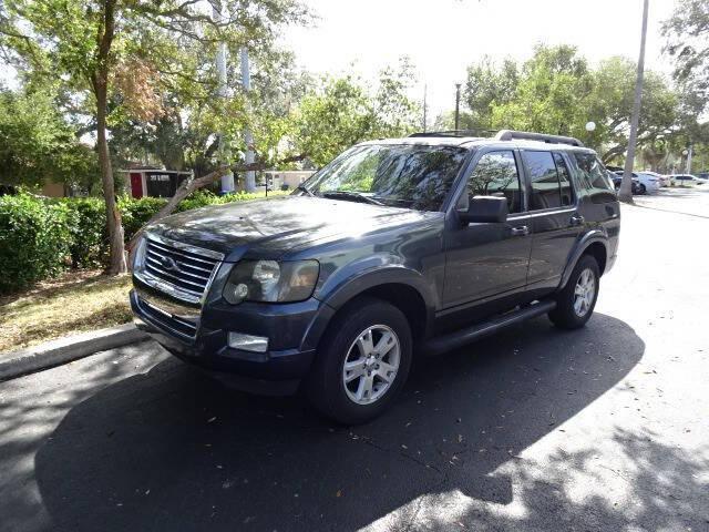 Photo of 2010 Gray Ford Explorer