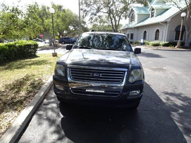 Photo of 2010 Gray Ford Explorer