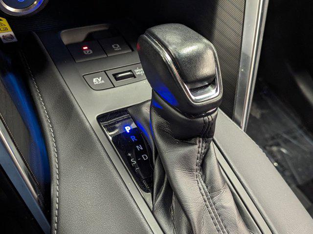 Photo of 2022 Celestial Black Toyota Venza