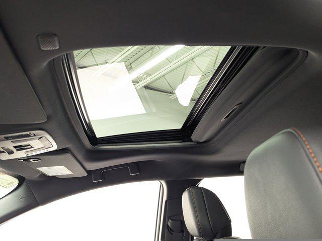 Photo of 2022 Midnight Black Metallic Toyota Sienna