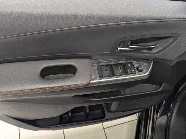 Photo of 2022 Midnight Black Metallic Toyota Sienna