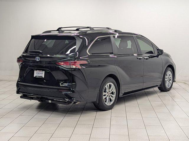 Photo of 2022 Midnight Black Metallic Toyota Sienna