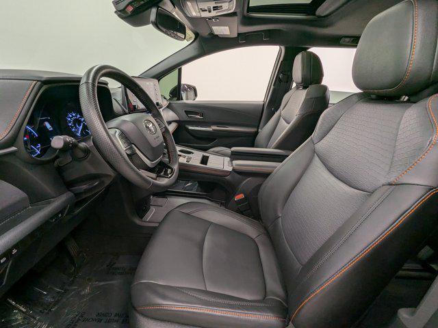 Photo of 2022 Midnight Black Metallic Toyota Sienna