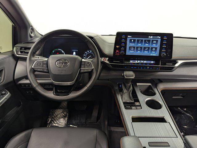Photo of 2022 Midnight Black Metallic Toyota Sienna
