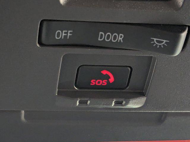 Photo of 2022 Midnight Black Metallic Toyota Sienna