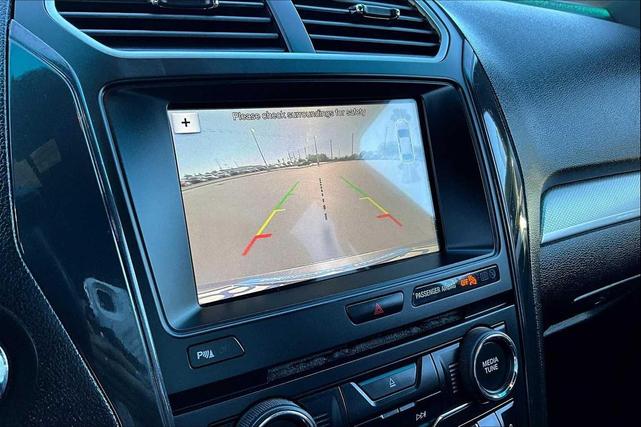 Photo of 2017 Magnetic Metallic Ford Explorer