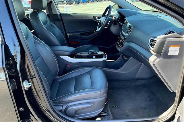Photo of 2018 Black Noir Pearl Hyundai IONIQ EV