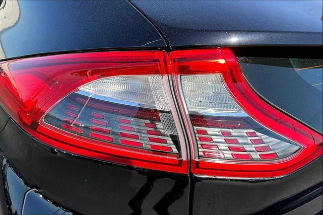 Photo of 2018 Black Noir Pearl Hyundai IONIQ EV