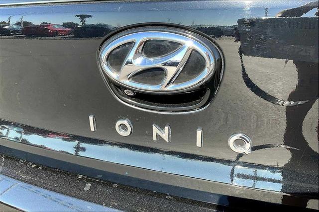Photo of 2018 Black Noir Pearl Hyundai IONIQ EV