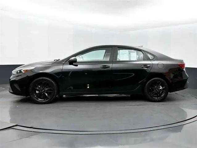 Photo of 2022 Aurora Black Kia Forte