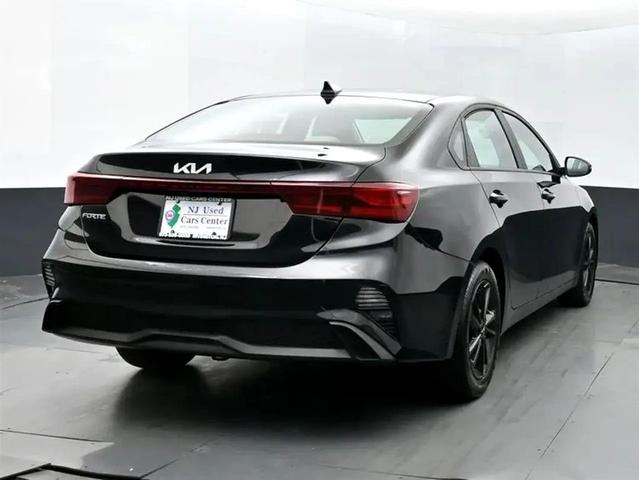 Photo of 2022 Aurora Black Kia Forte