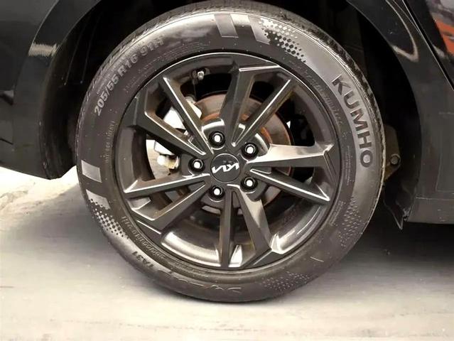 Photo of 2022 Aurora Black Kia Forte