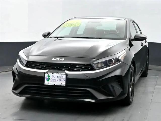 Photo of 2022 Aurora Black Kia Forte
