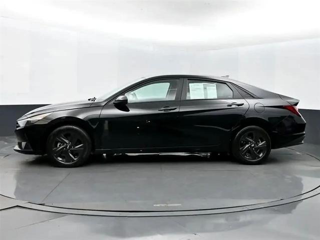 Photo of 2021 Phantom Black Hyundai ELANTRA