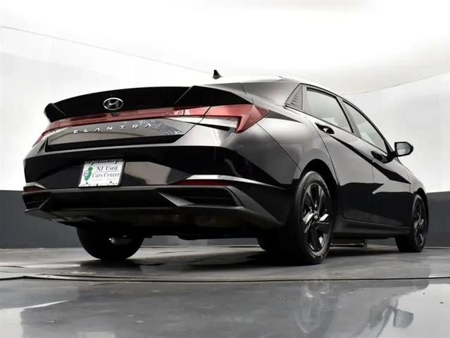 Photo of 2021 Phantom Black Hyundai ELANTRA