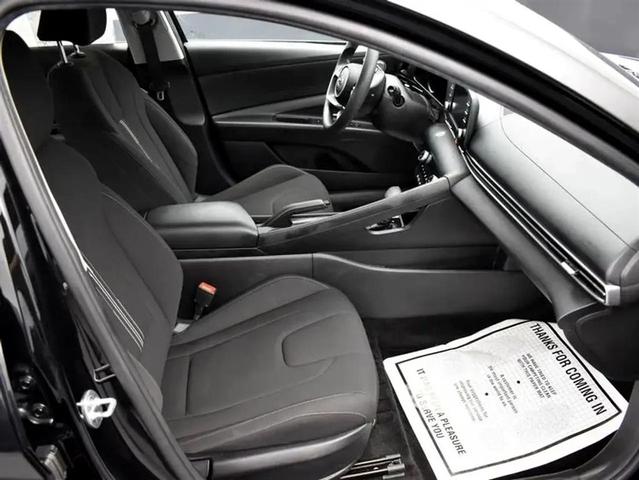 Photo of 2021 Phantom Black Hyundai ELANTRA