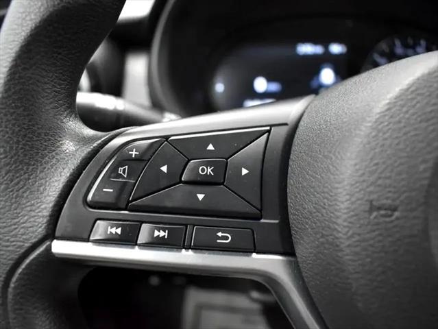 Photo of 2021 Super Black Nissan Kicks