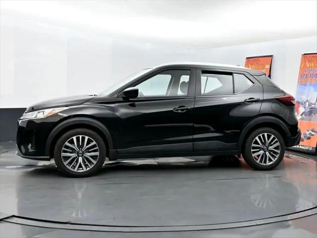 Photo of 2021 Super Black Nissan Kicks
