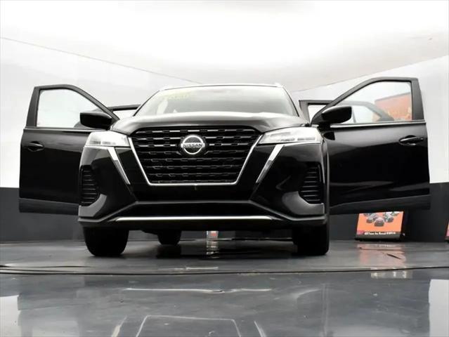 Photo of 2021 Super Black Nissan Kicks