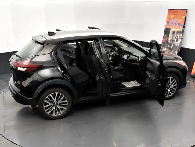 Photo of 2021 Super Black Nissan Kicks