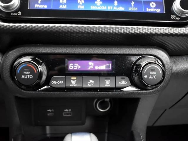 Photo of 2021 Super Black Nissan Kicks